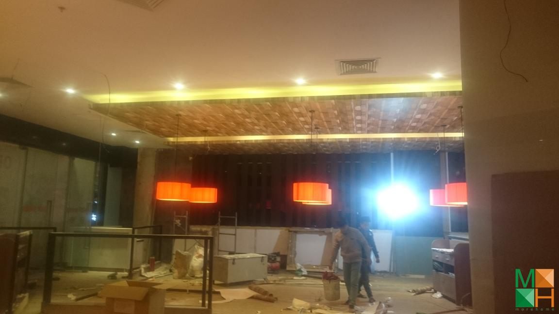 thi-cong-giay-dan-tuong-tai-toa-nha-IPH (17)